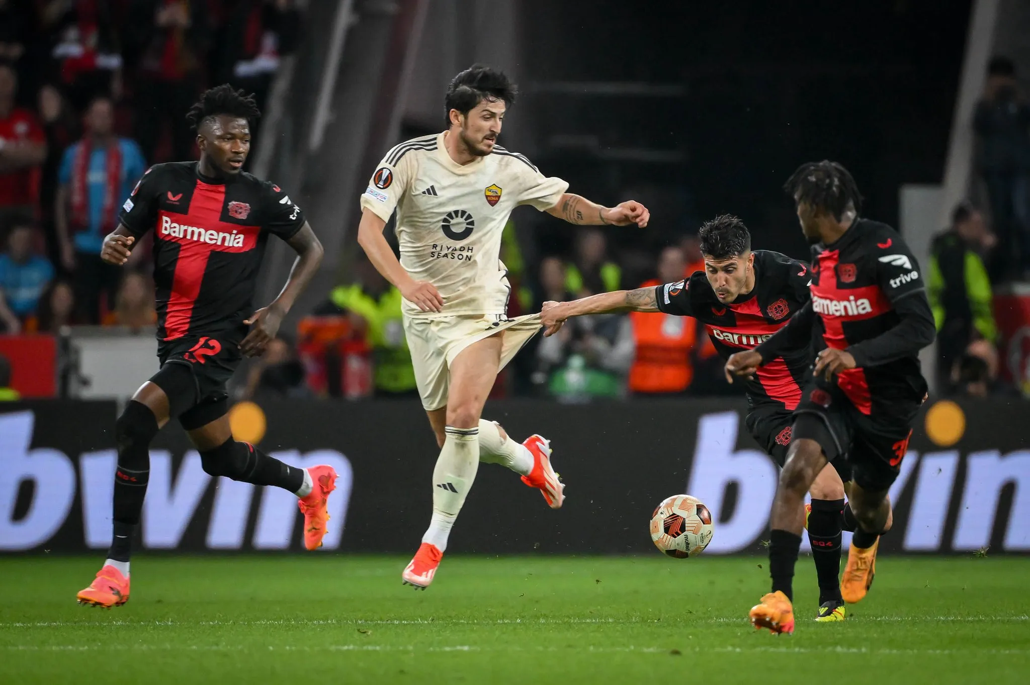 azmoun bayer roma 1