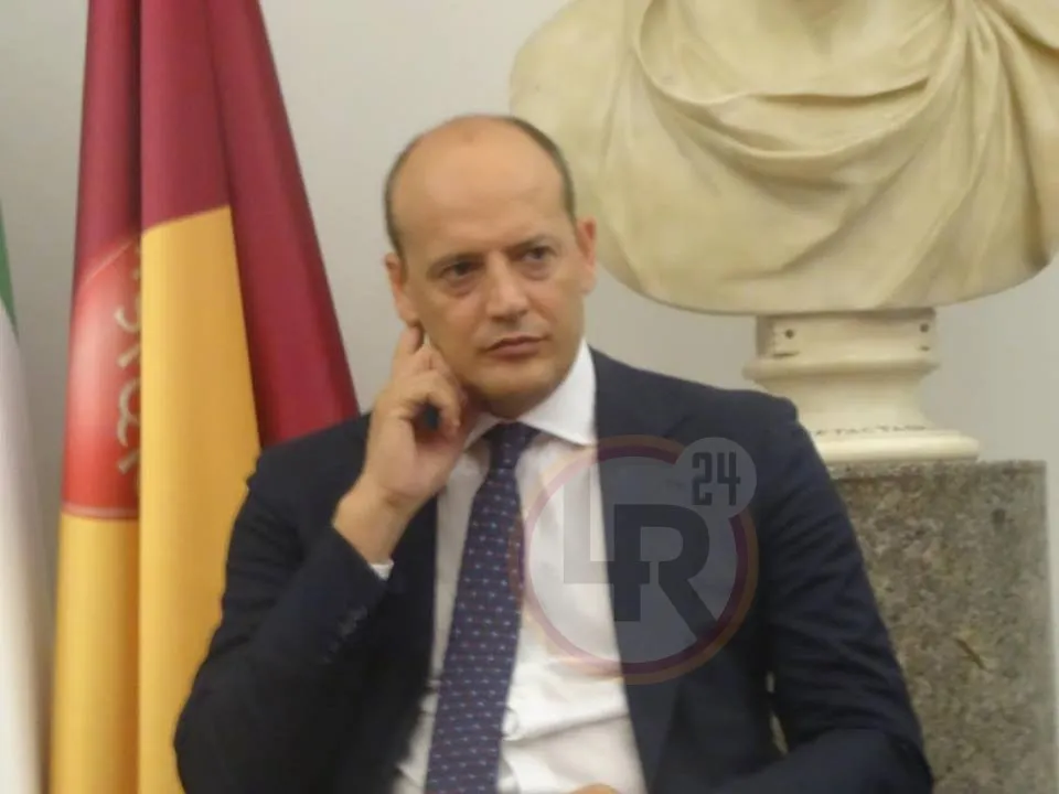 baldissoni seduto conf stampa roma chape