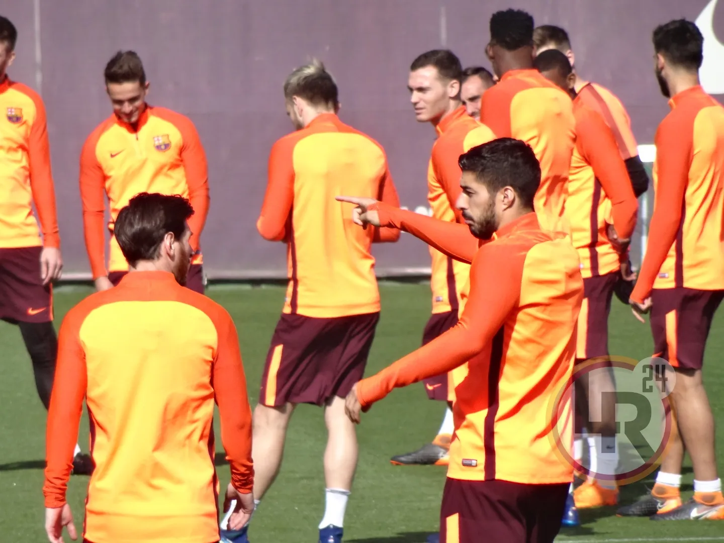 barcellona allenamento messi suarez