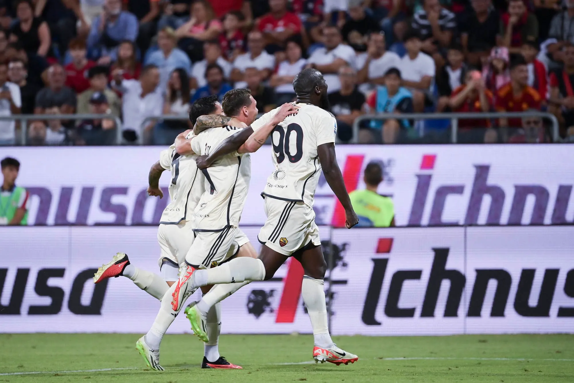 belotti lukaku e paredes dietro cagliari roma