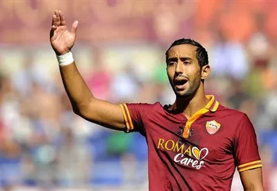 benatia sbraccia protesta