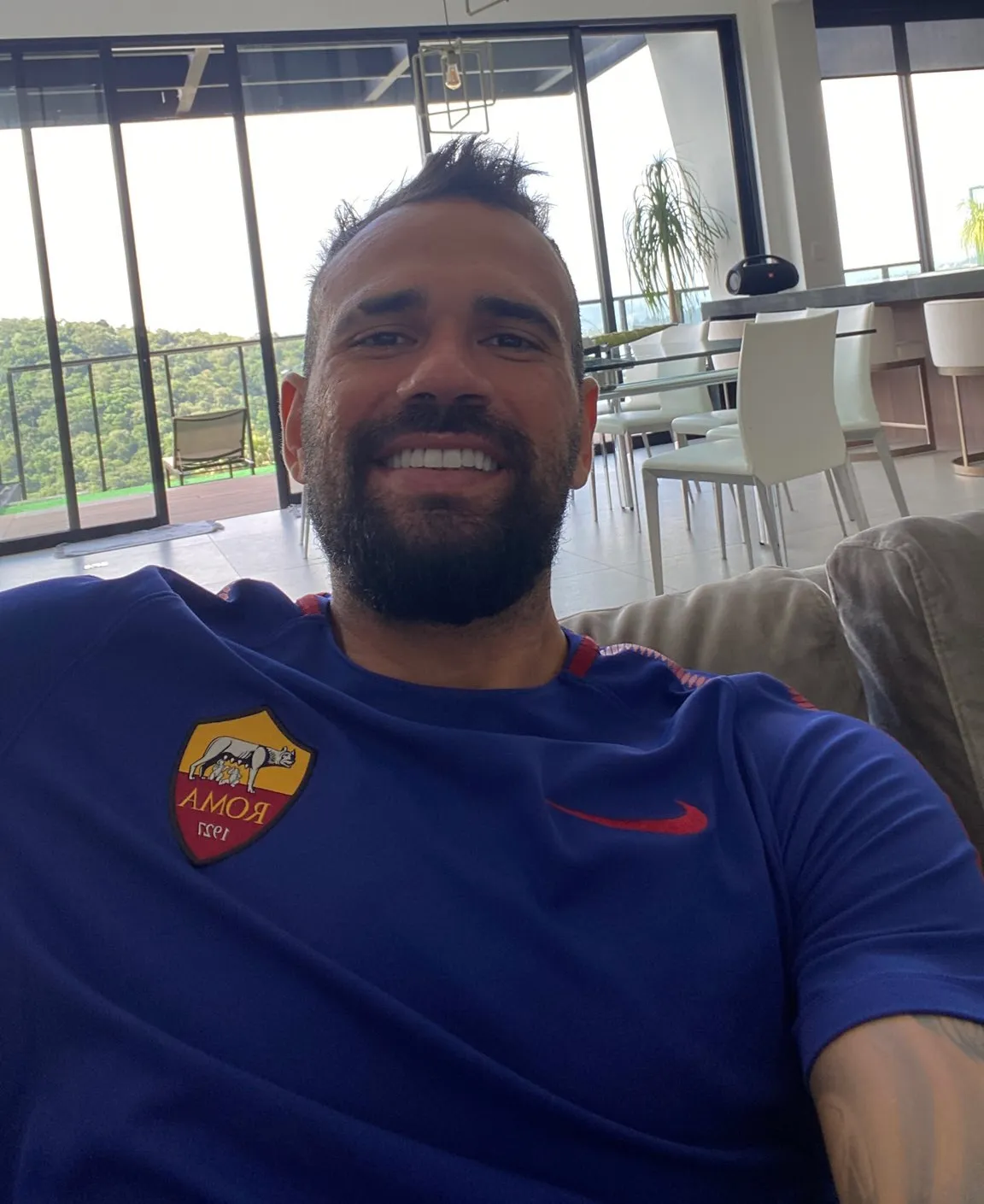 castan twitter