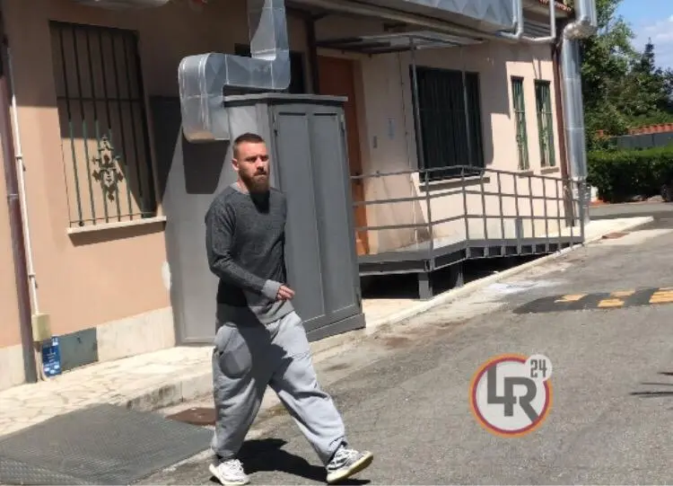 de rossi a villa stuart visite mediche 150419 1