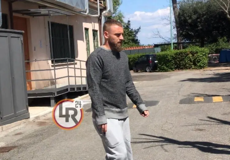 de rossi a villa stuart visite mediche 150419 2