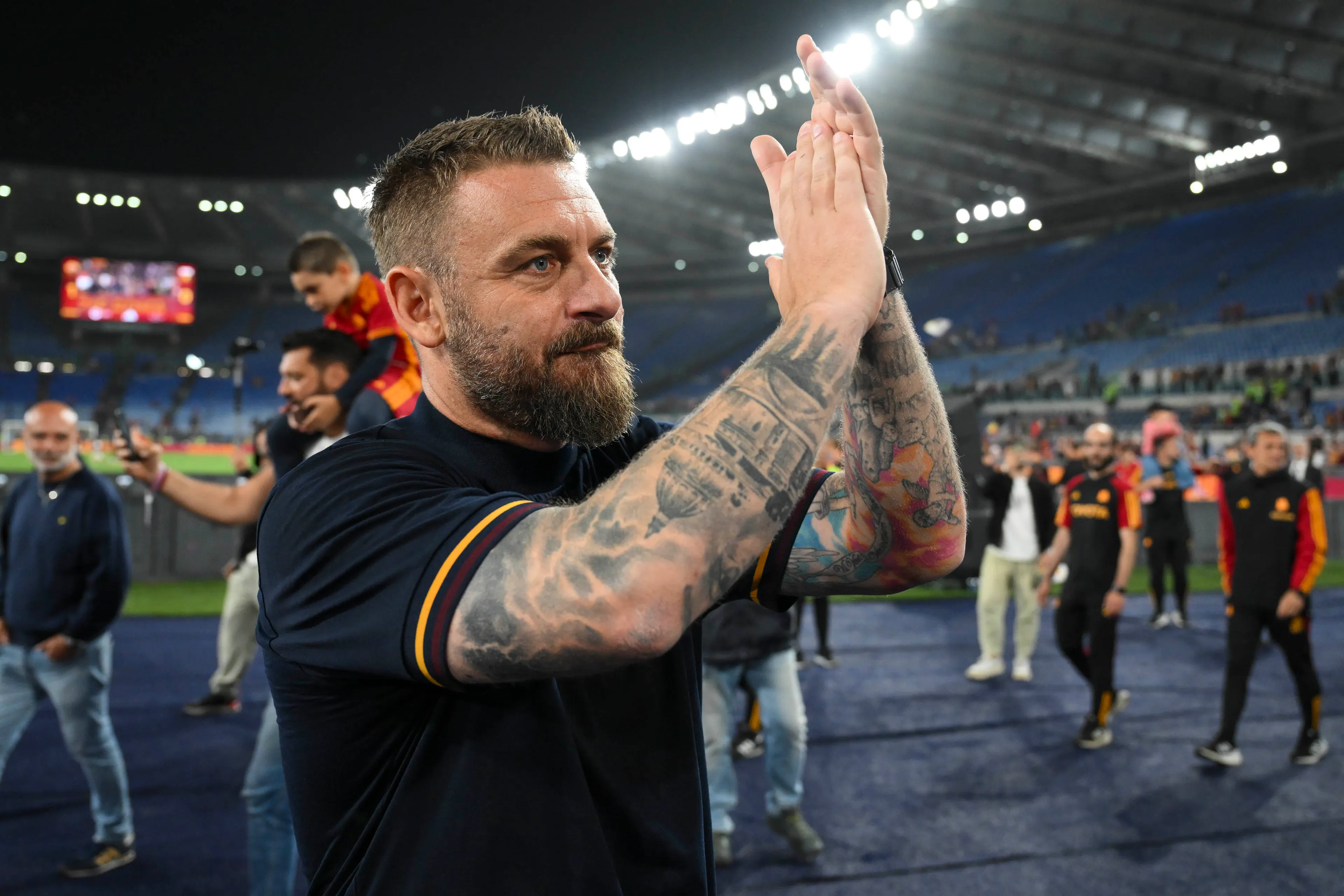 de rossi applausi roma genoa