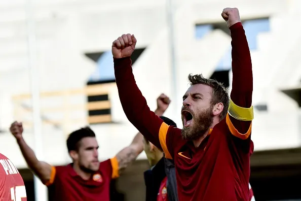 de rossi esulta strootman udinese roma