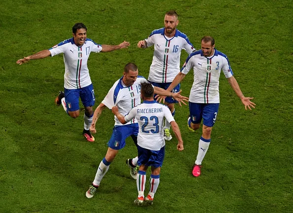 de rossi giaccherini gruppo esultanza belgio italia