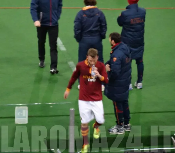 de rossi rientra spogliatoi