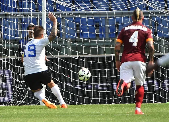 denis rigore roma atalanta 10042015
