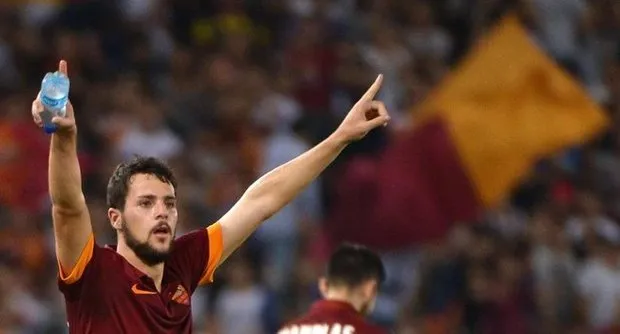 destro braccia alzate gol verona