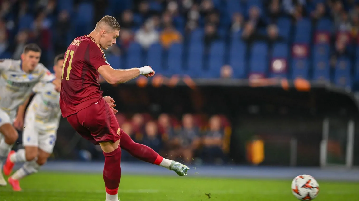 dovbyk rigore roma dinamo