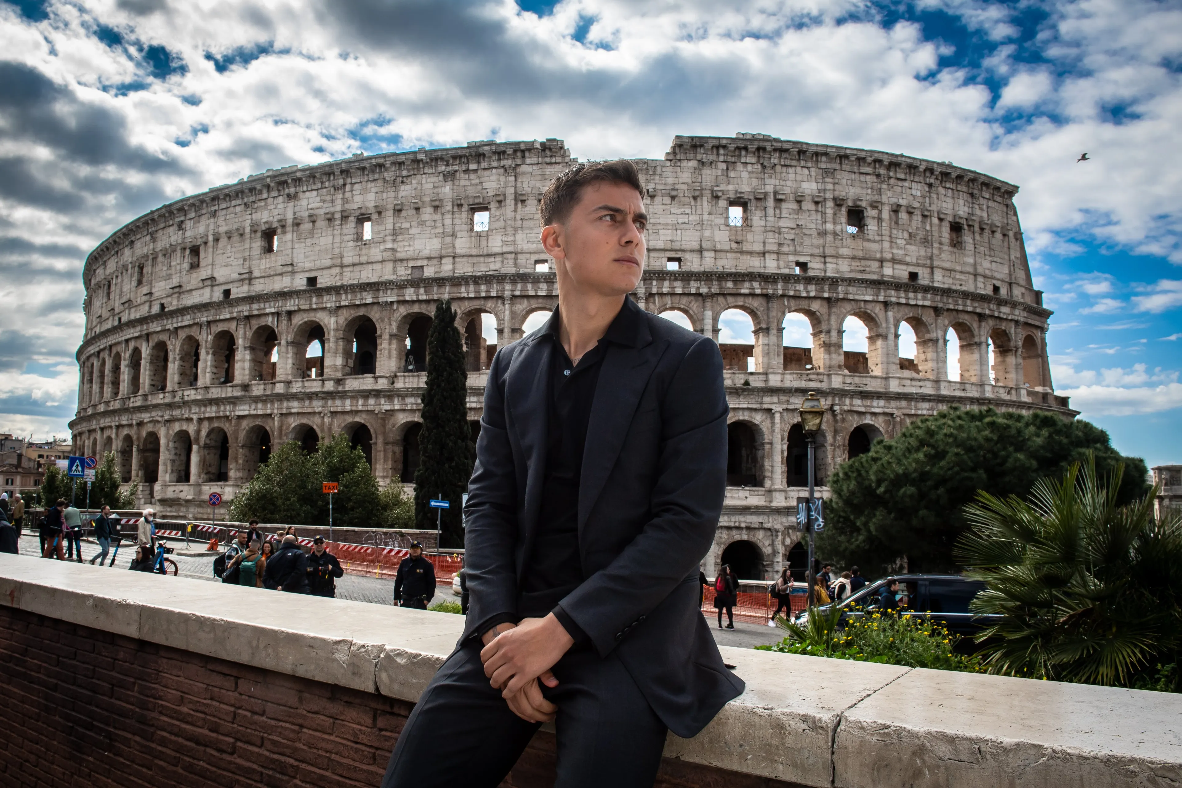 dybala e colosseo