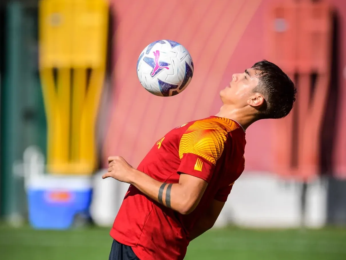 dybala palleggio pallone trigoria