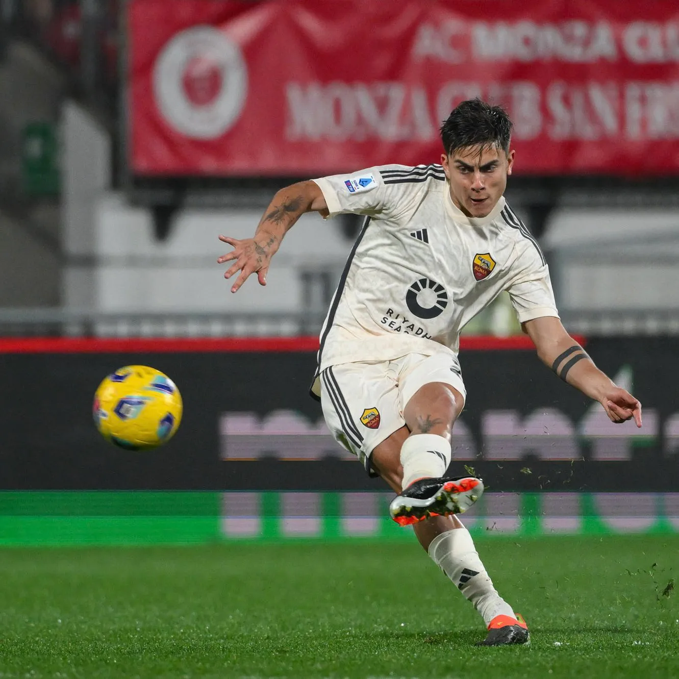 dybala punizione monza roma
