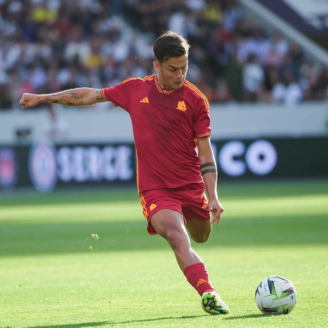dybala punizione tolosa roma