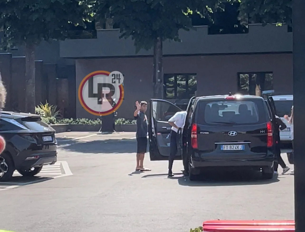 dybala saluto trigoria