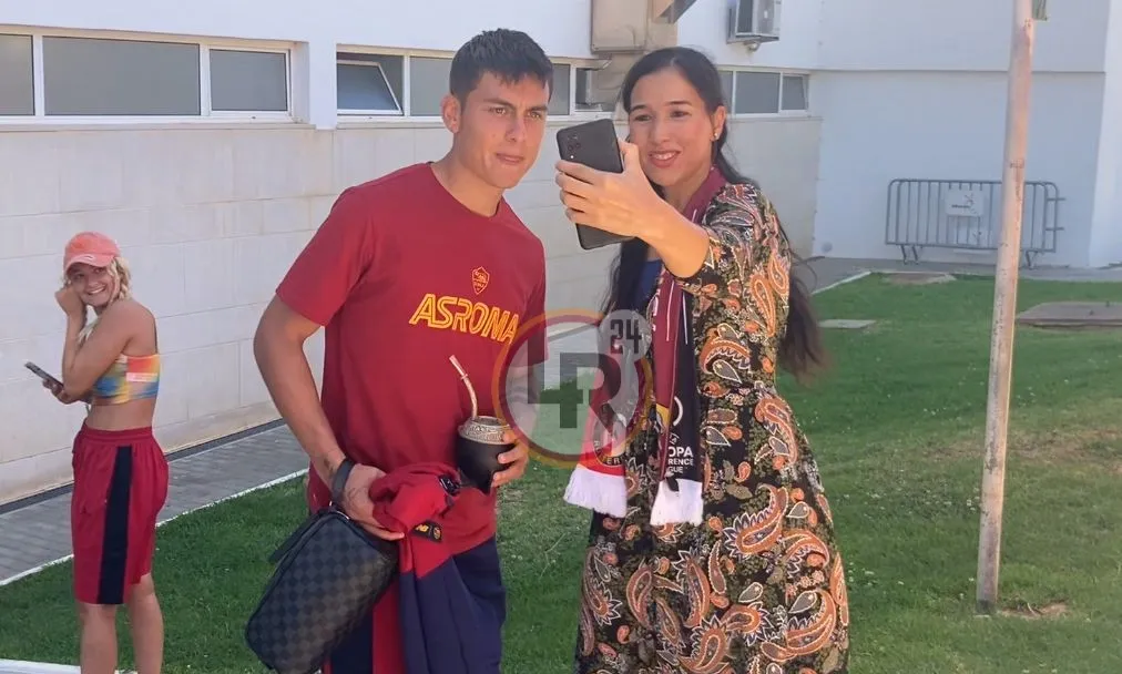 dybala selfie