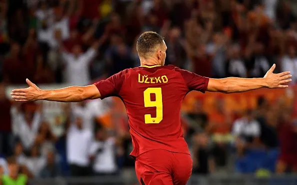 dzeko esulta spalle