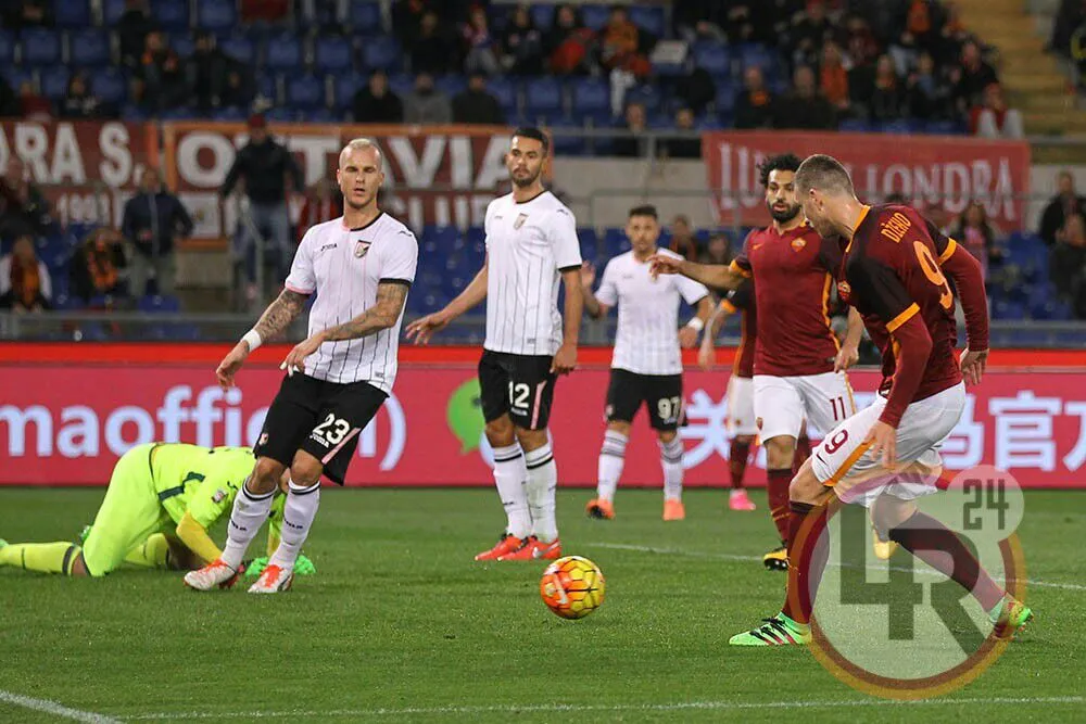 dzeko gol sbagliato mancini