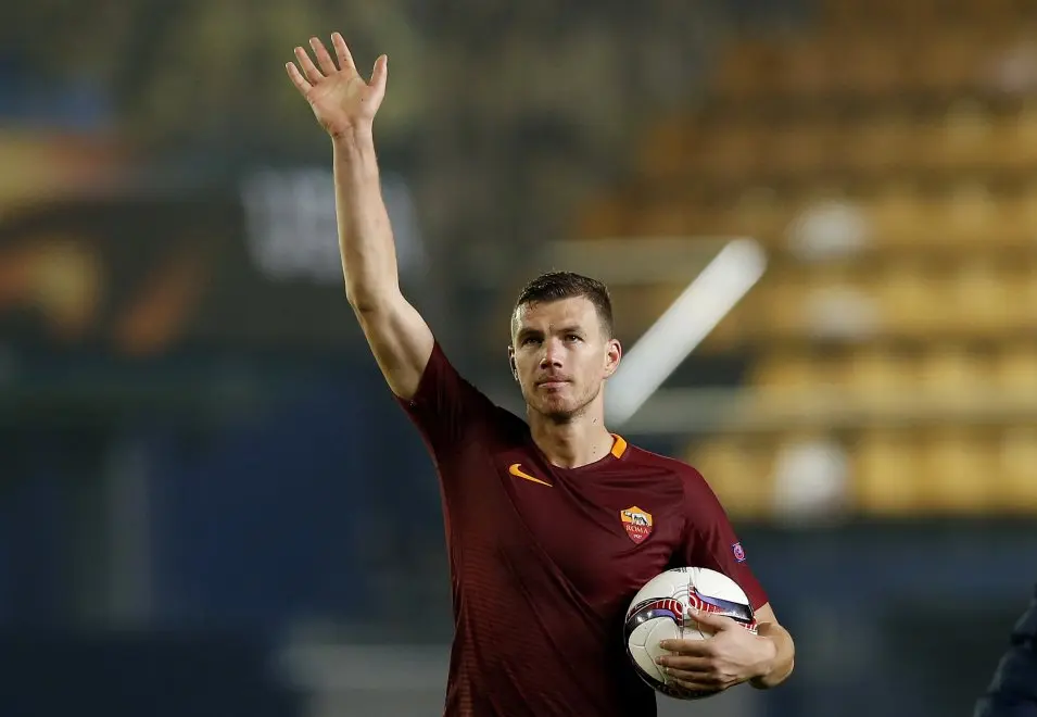 dzeko pallone saluta europa league