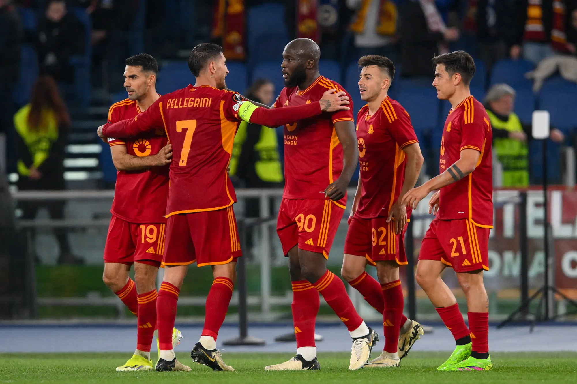 europa league roma brighton esultanza squadra 1