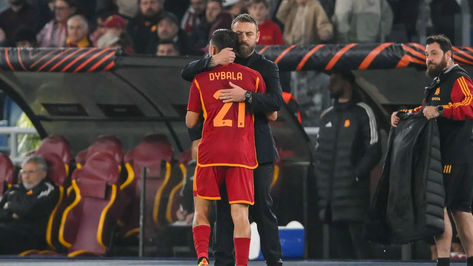 europa league roma milan de rossi dybala