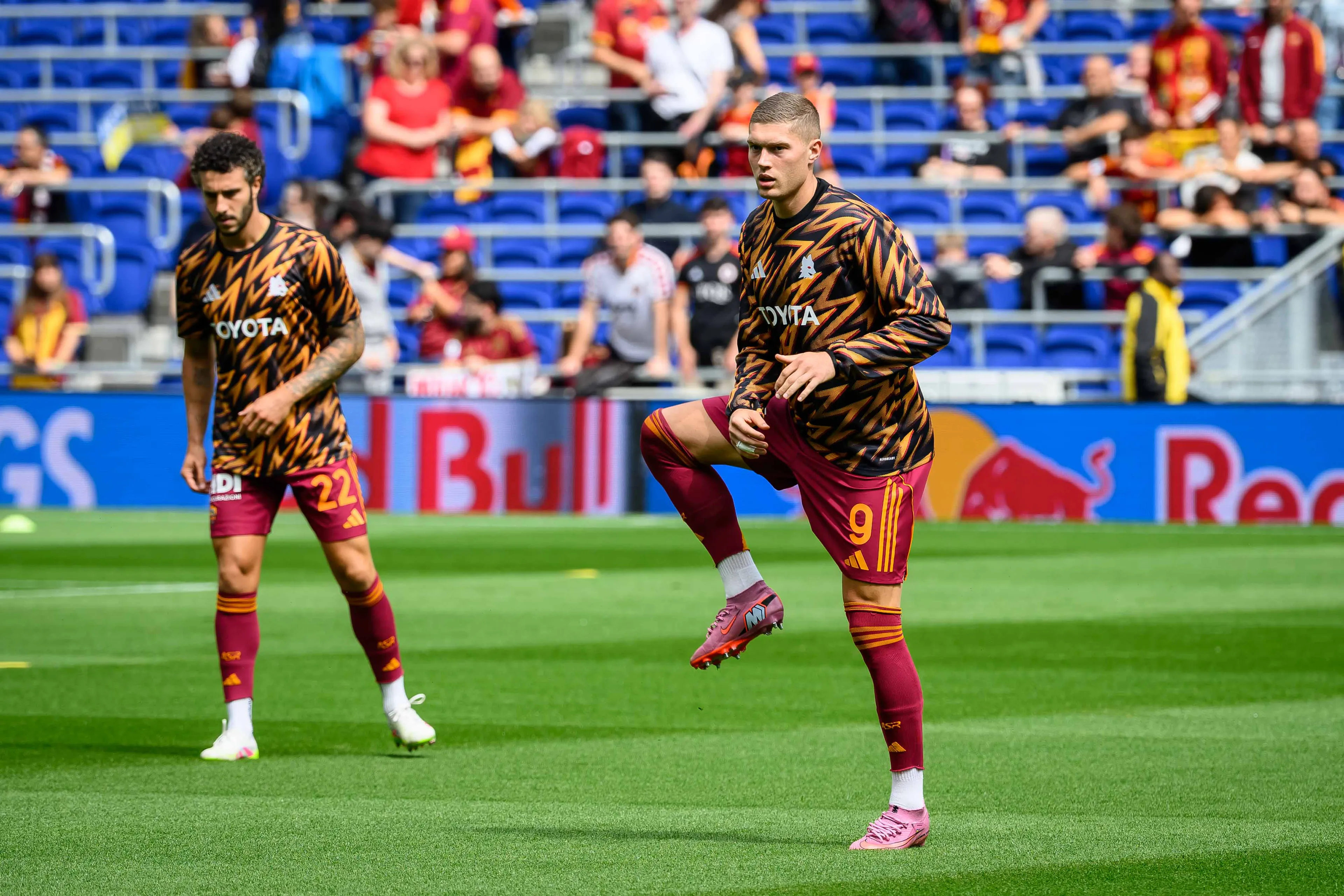 everton roma riscaldamento dovbyk