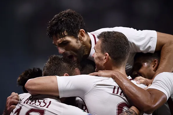 fazio esulta gruppo sassuolo roma