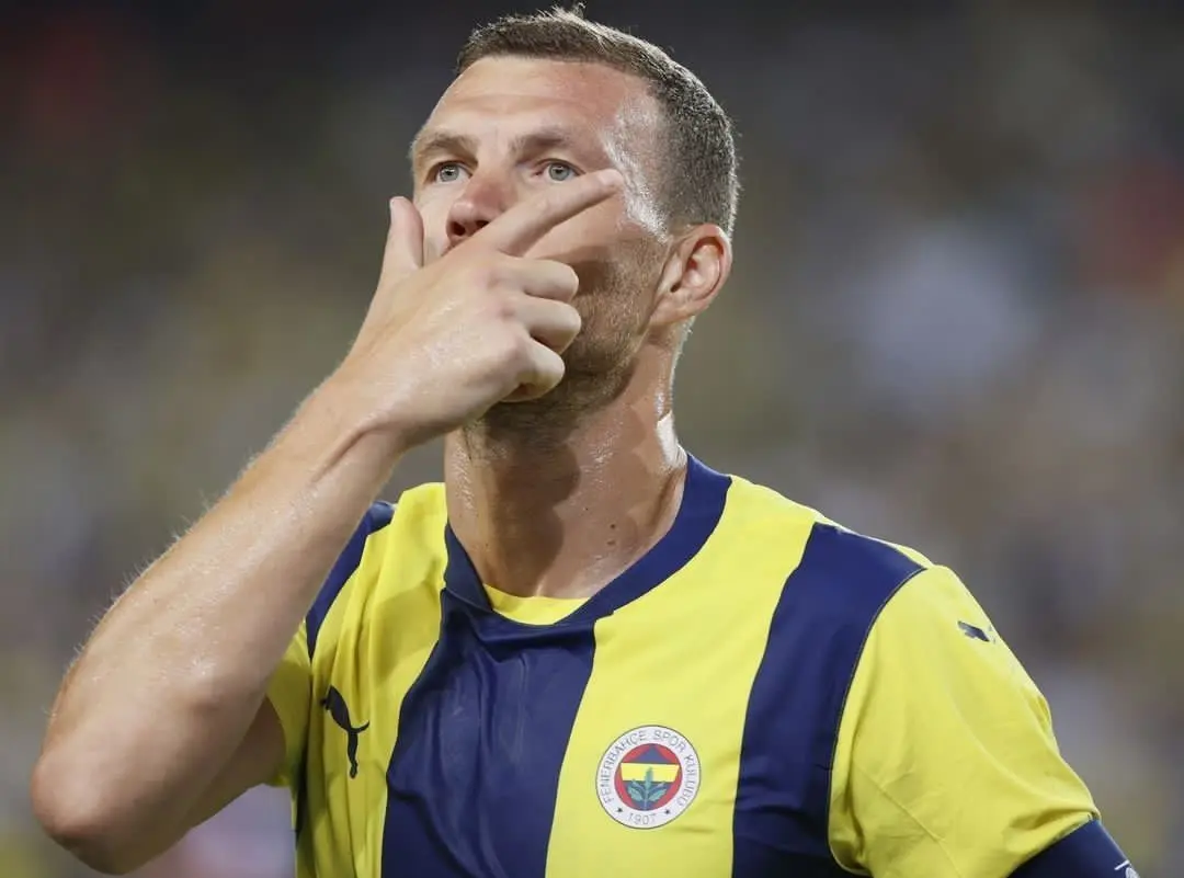 fenerbahce lugano dzeko dybala mask
