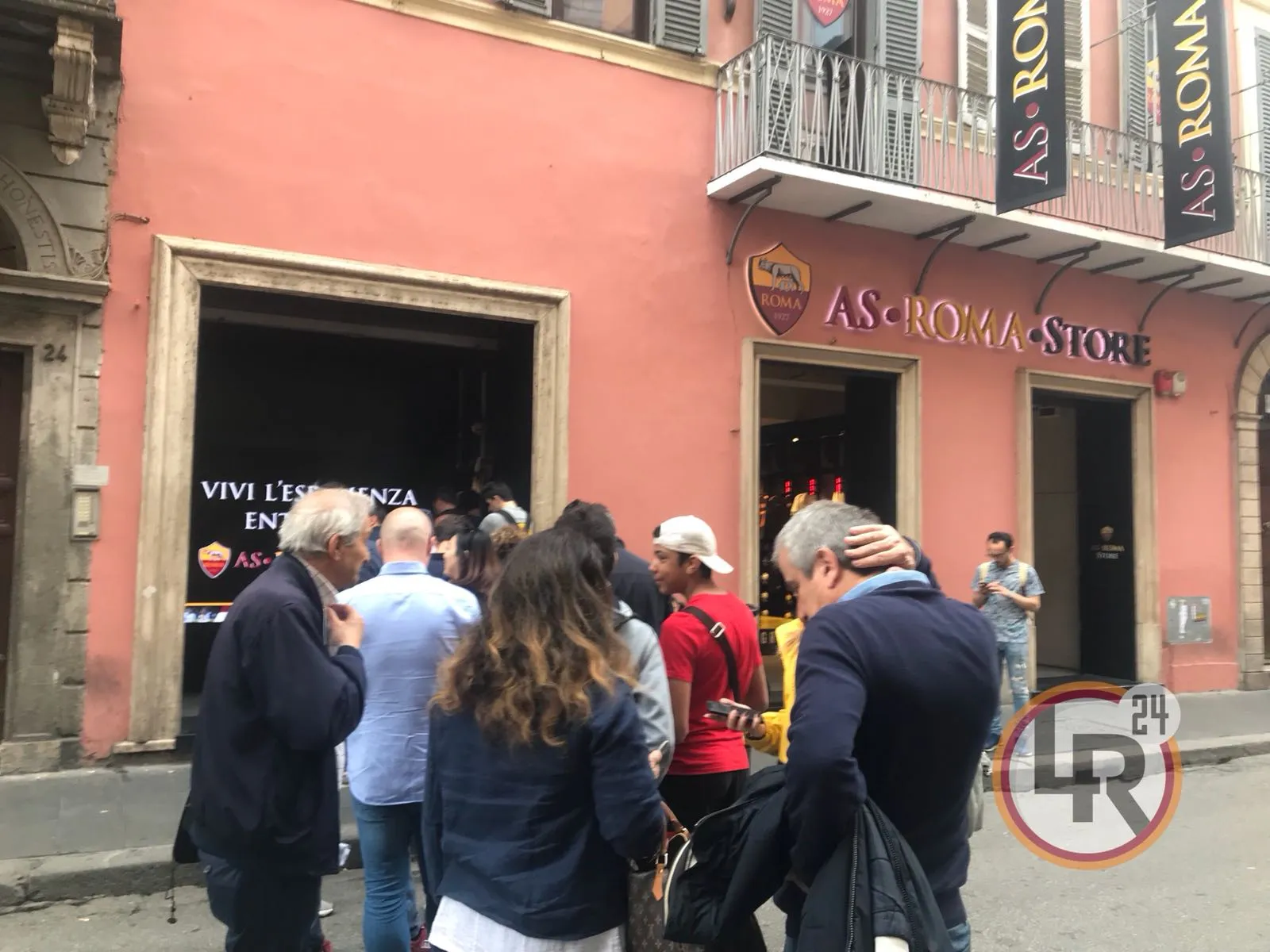 fila roma store via del corso roma juve 1 07052018