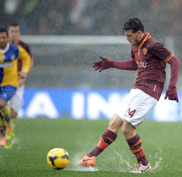 florenzi calcia pozzanghera roma parma