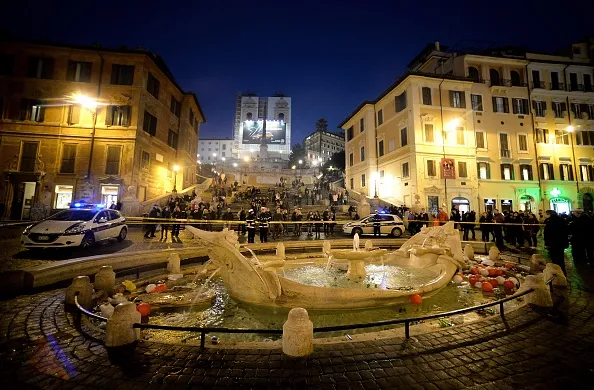 fontana piazza di spagna notturna roma feyenoord 19022015