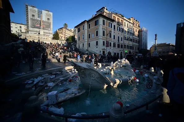 fontana piazza di spagna roma feyenoord 19022015