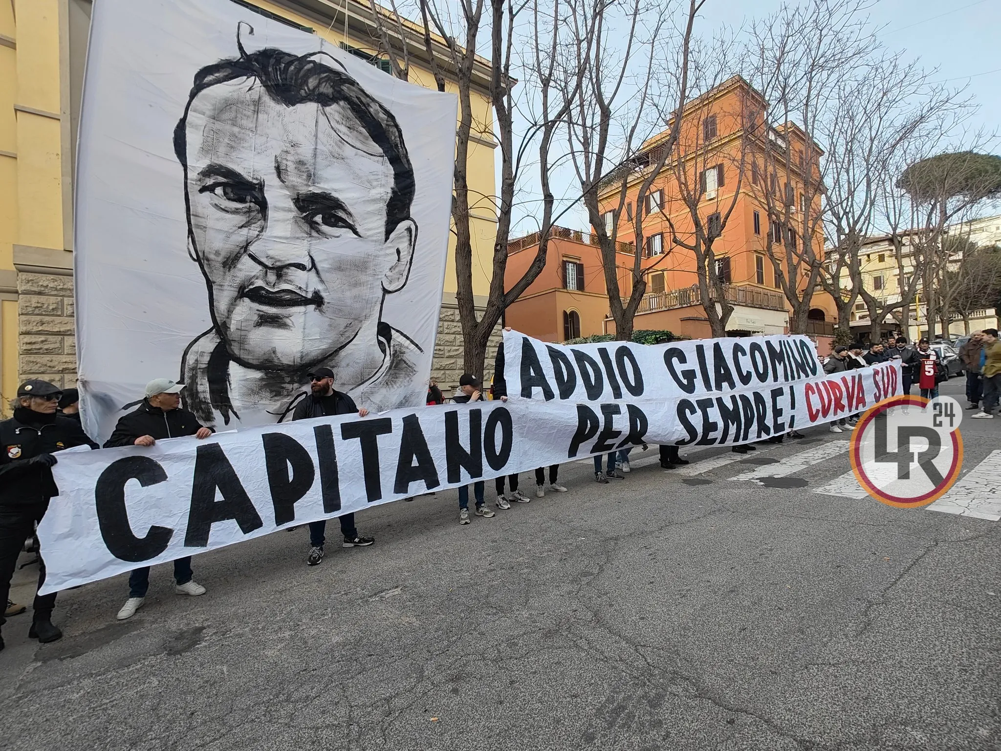 funerali losi striscione tifosi curva sud 1
