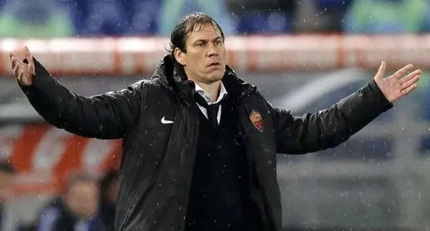 garcia allarga le braccia sconsolato
