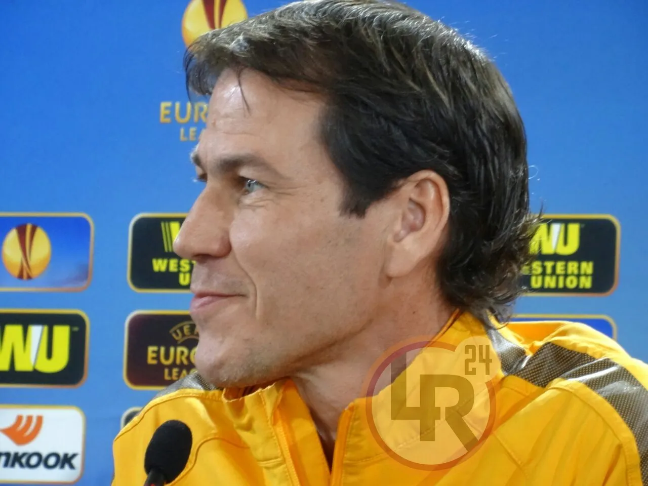 garcia profilo conferenza pre feyenoord sorriso 18