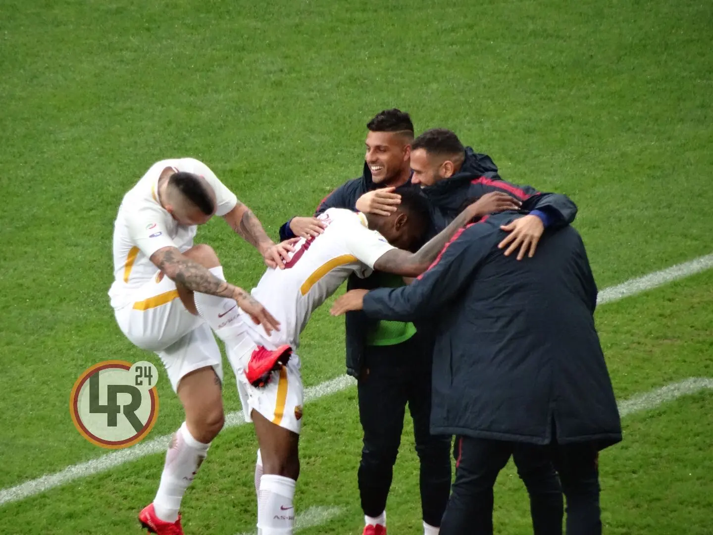 gerson abbraccio brasiliani fiorentina roma