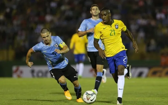 gerson brasile corsa palla al piede