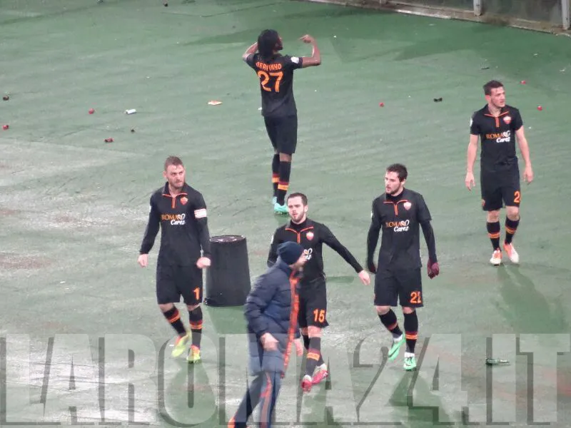 gervinho esultanza gruppo rientra roma napoli 050214