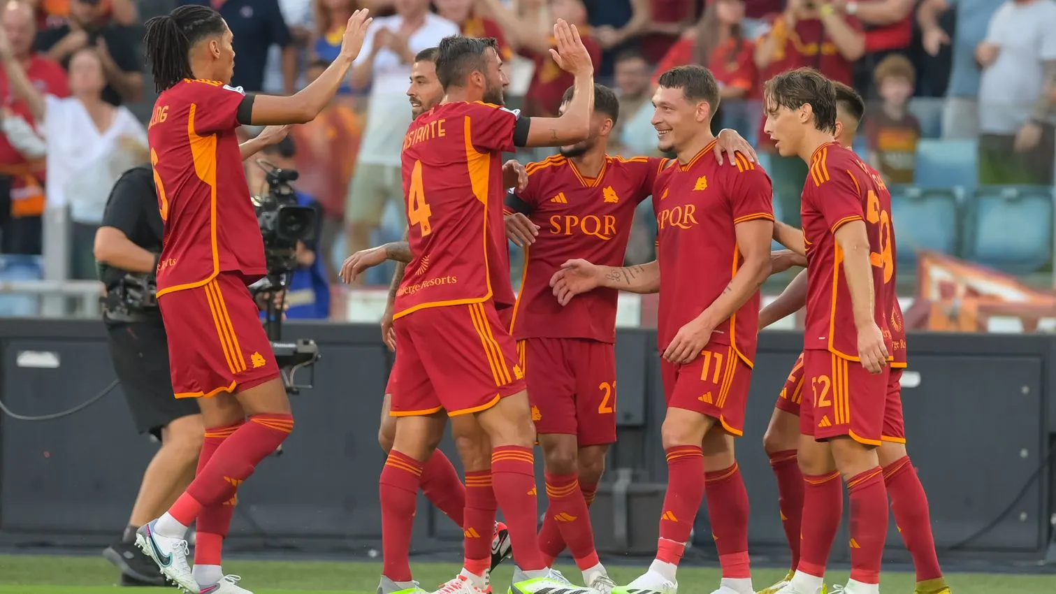 gol belotti esultanza squadra roma salernitana