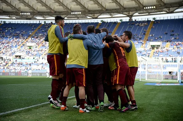gruppo esulta derby 2