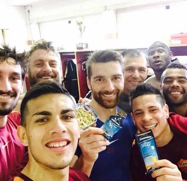 gruppo festeggia de sanctis