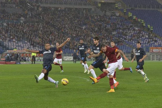 holebas gol roma inter