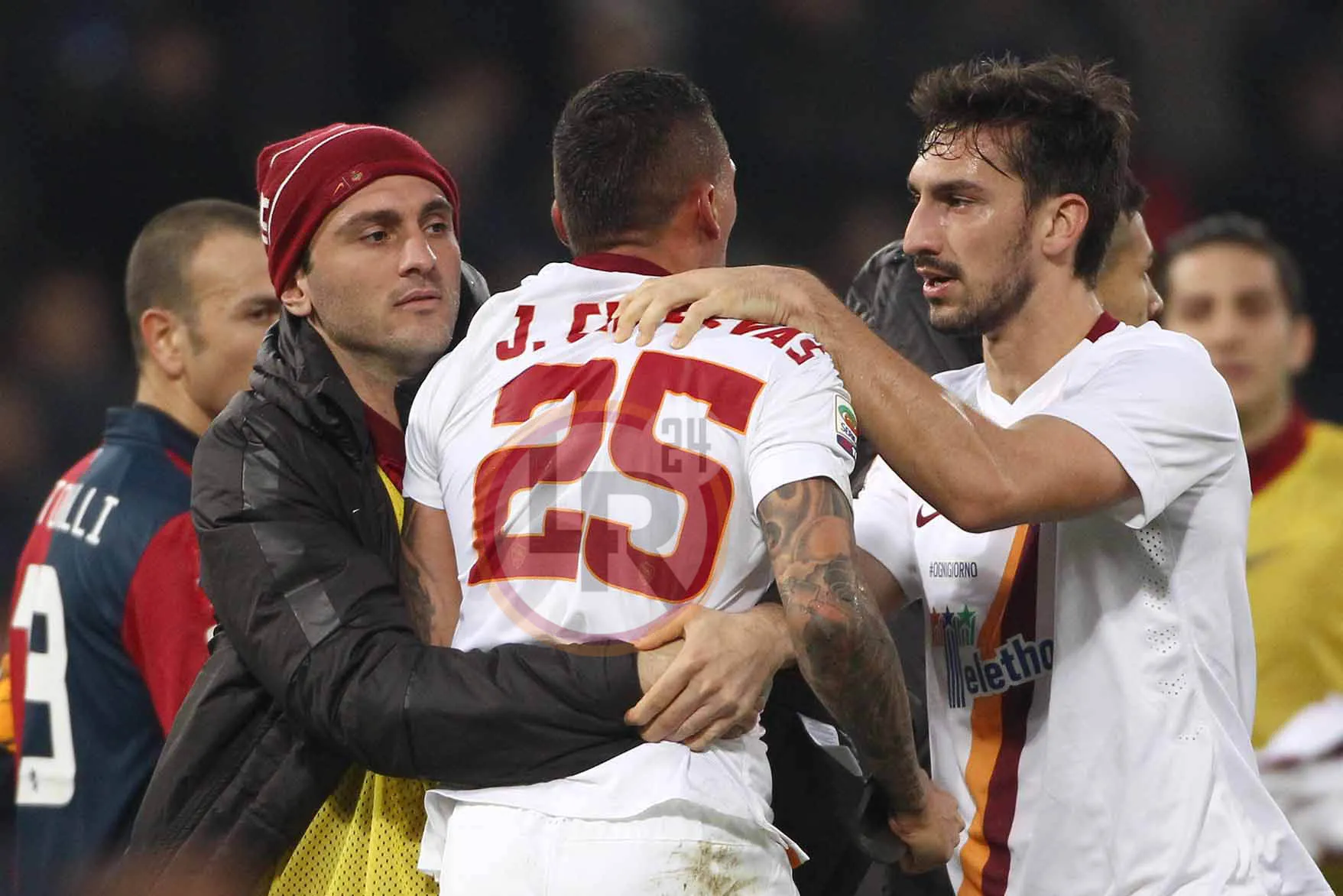 holebas infuriato spalle genoa roma 141214 mancini