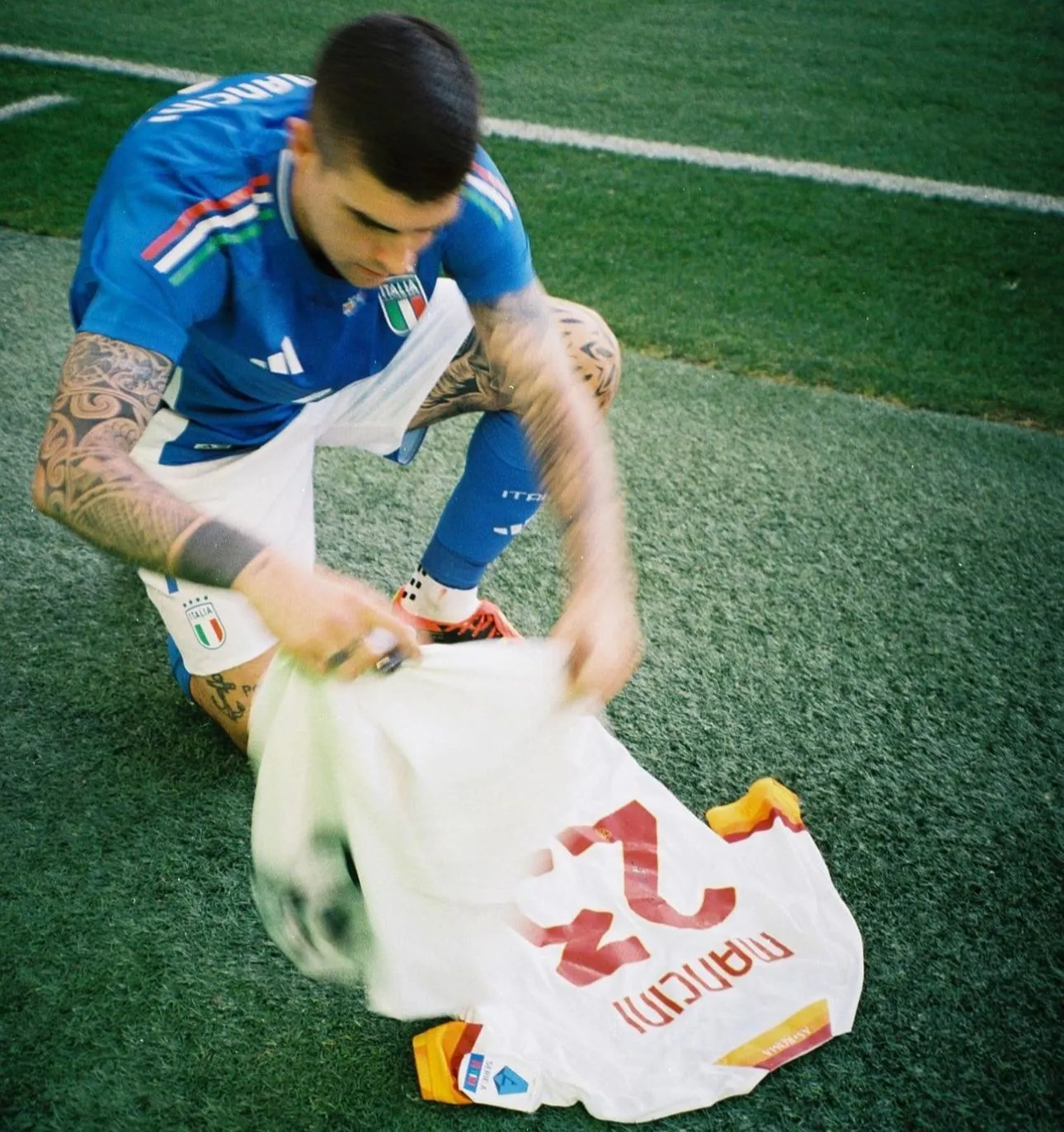 italia ecuador mancini maglia roma
