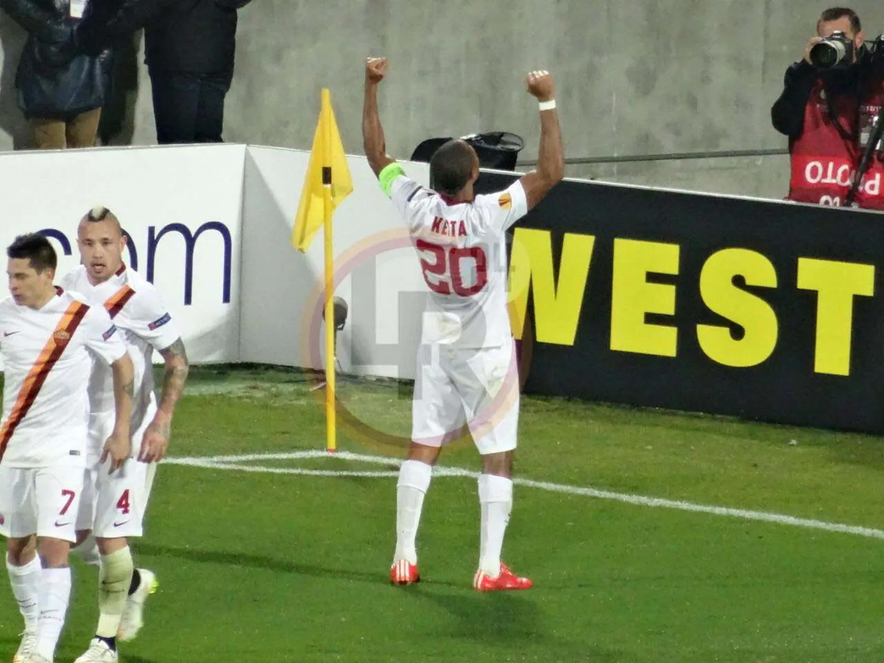keita esulta spalle fiorentina roma