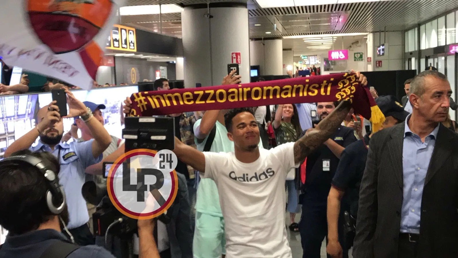 kluivert sciarpa fiumi