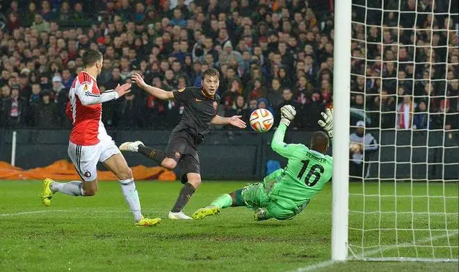 lajic gol feyenoord roma