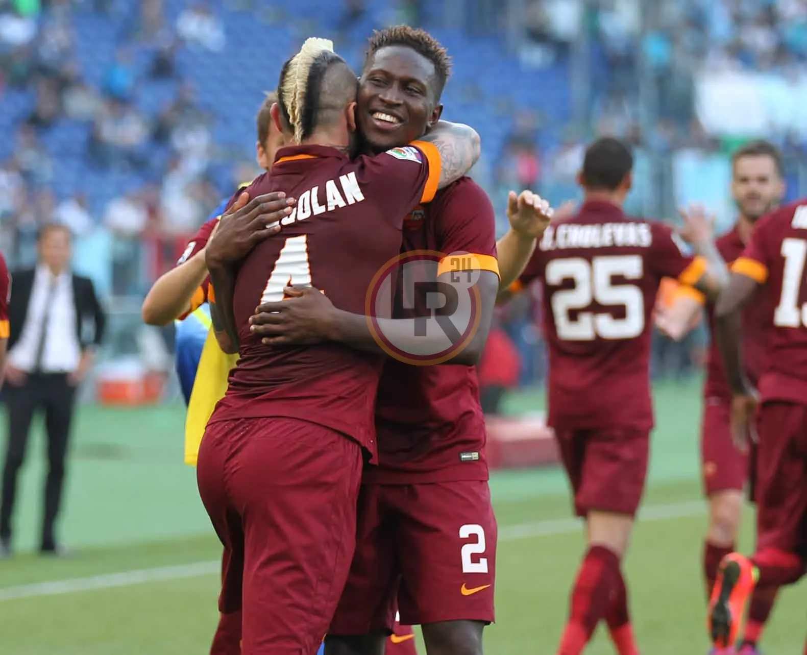 lazio roma yanga mbiwa nainggolan esultanza derby lr24