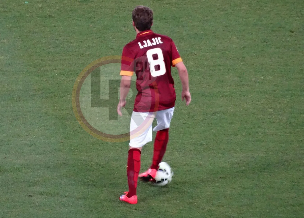 ljajic tutta figura spalle